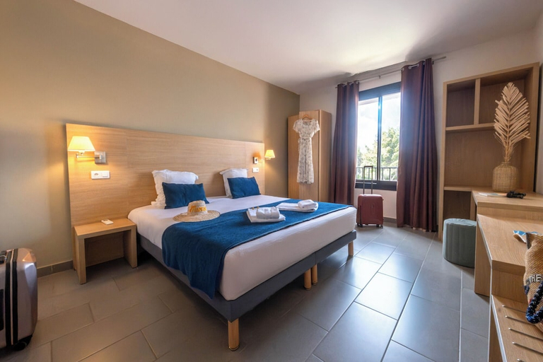 Bedroom 2, Appartements Helios, Var