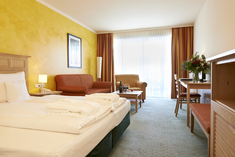 Bedroom 3, Das Hotel Eden - Das Aktiv- & Wohlfühlhotel in Tirol auf 1200m Höhe, Innsbruck Land