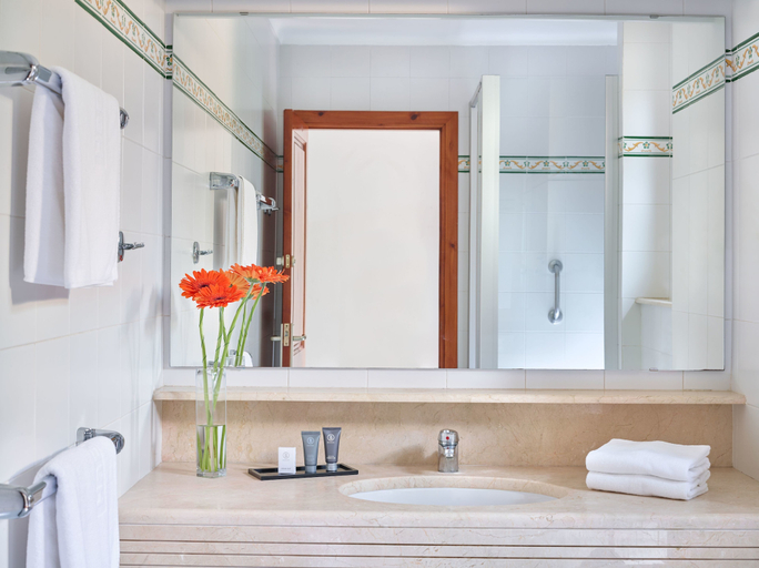 Bathroom 4, HAPIMAG RESORT MAS NOU, Girona