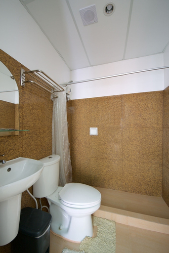 Bathroom 4, Ala Amid Bed & Breakfast, Puerto Princesa City