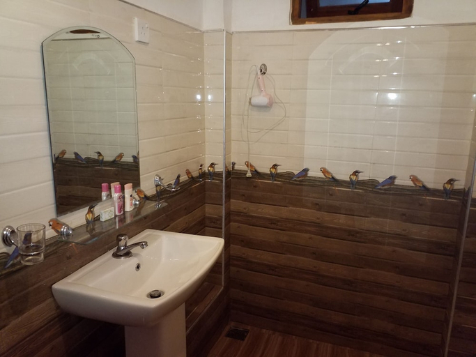 Bathroom 3, Ella Green Cottages, Ella