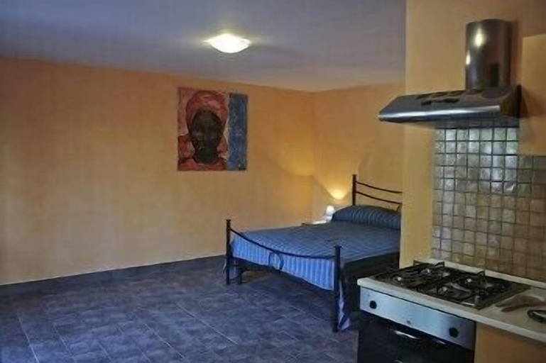Bedroom 2, Rosso Vulcano Bed & Breakfast, Catania