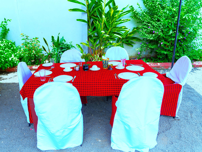 Food & Drinks 5, Safari Park House, Arusha Urban