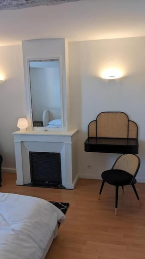 Bedroom 3, Chambre Voltaire ou Chambre Beckett, terrasse en bord de Sorgue, Vaucluse