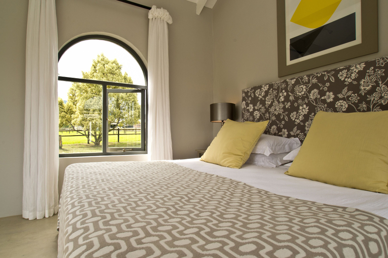 Others 2, Rare Earth Country House, Eden