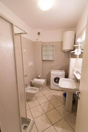 Bathroom 3, Baia Blu Rta, La Spezia