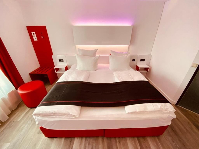 Bedroom 5, DORMERO Hotel Bretten, Karlsruhe