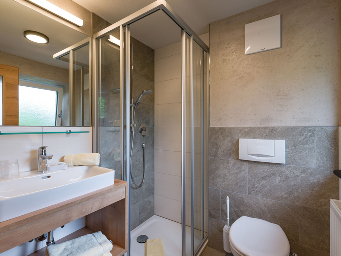Bathroom 3, GASTEHAUS ROSENHOF, Schwaz