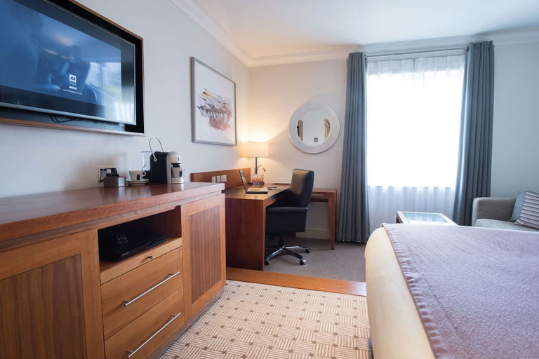 Bedroom 3, Thorpe Park Hotel And Spa, Leeds