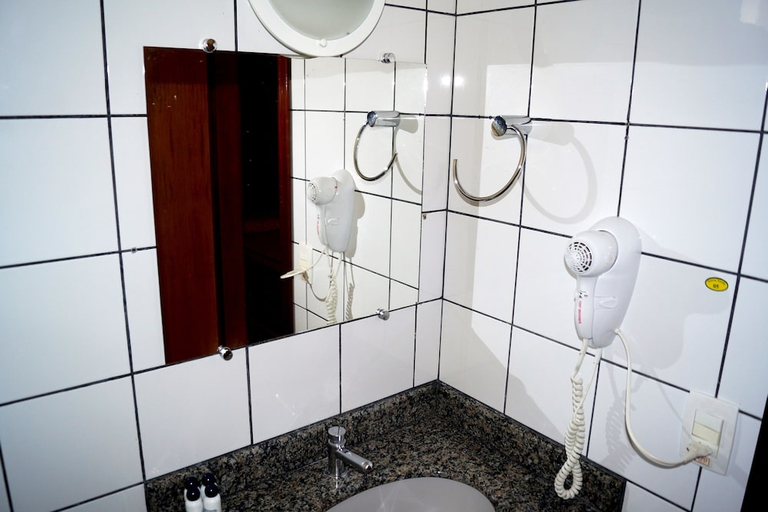 Bathroom 3, Acqua Bella Thermas Hotel, Caldas Novas