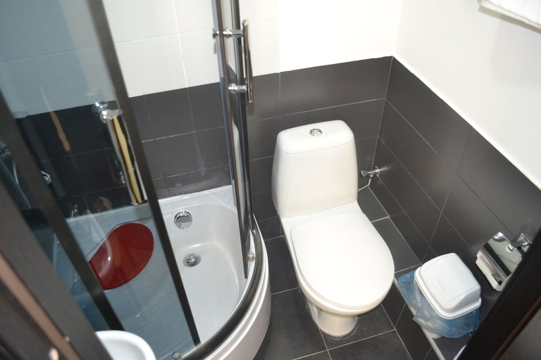 Bathroom 2, Guest House 36, Tbilisi