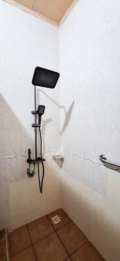 Bathroom 4, First Choice Hotel, Accra