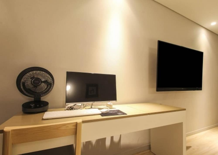Others 5, Yongwon Hound Hotel, Jinhae