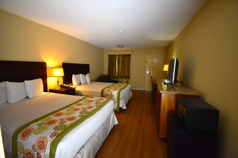 Bedroom 2, The Guest Lodge Gainesville, Hall