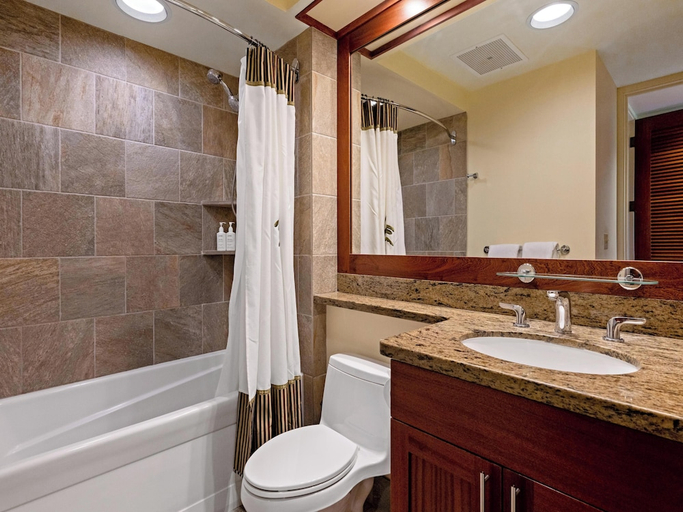 Bathroom 2, Mauna Lani Point, Hawaii