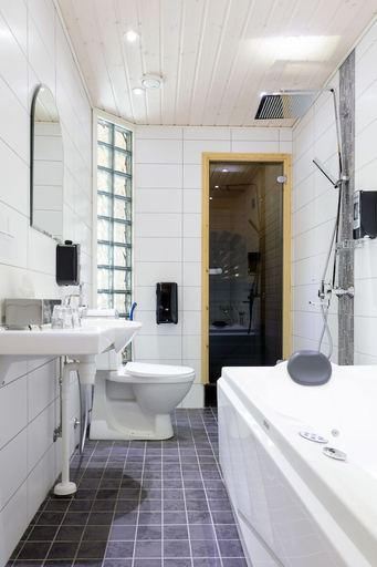 Bathroom 5, Hotel Samantta, Northern Ostrobothnia