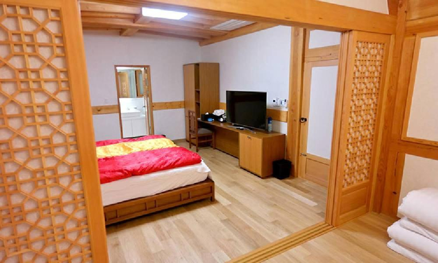 Bedroom 2, Gyeongju Hwangnamkwan Hanok Hotel, Gyeongju