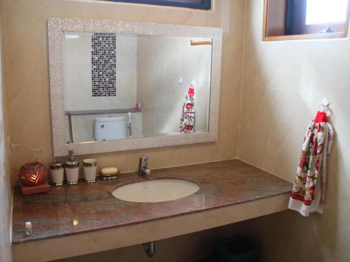 Bathroom 3, Ban Thaithip Resort, Muang Rayong