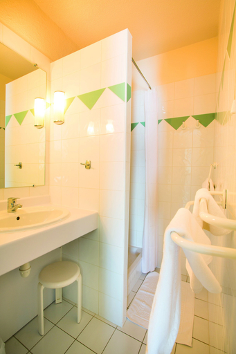 Bathroom 3, Vacances Bleues Club Les Horizons Du Lac, Hautes-Alpes