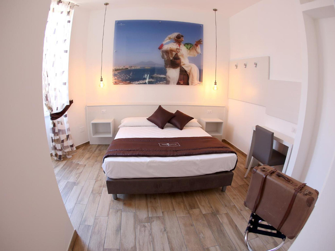 Bedroom 2, DIMORA DIAMANTE room&breakfast, Napoli