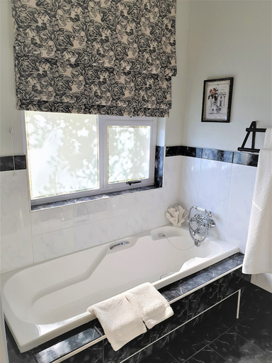 Bathroom, Roosboom Luxury Apartments, City of Cape Town