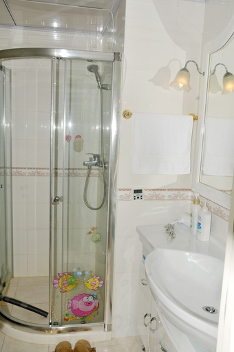 Bathroom 3, Dalian Xiuzhu Building Apartment, Dalian