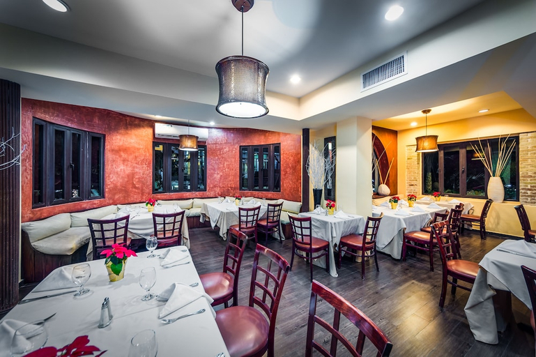 Food & Drinks 5, Royal Oasis, Port-au-Prince