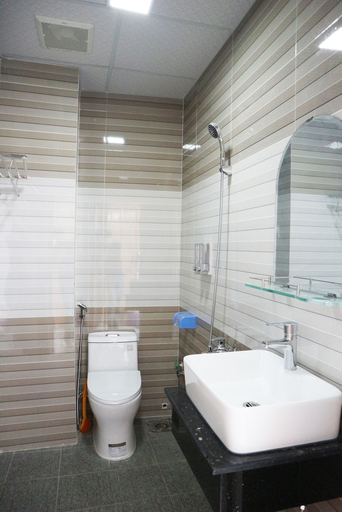 Bathroom 4, Anh Quan Hotel, Qui Nhơn