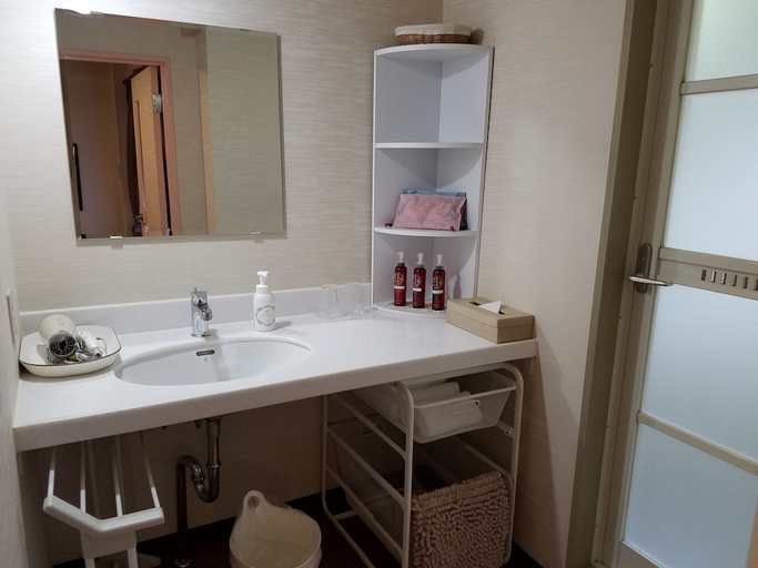 Bathroom 2, Yufuin Besso Shikisai Hotel, Yufu