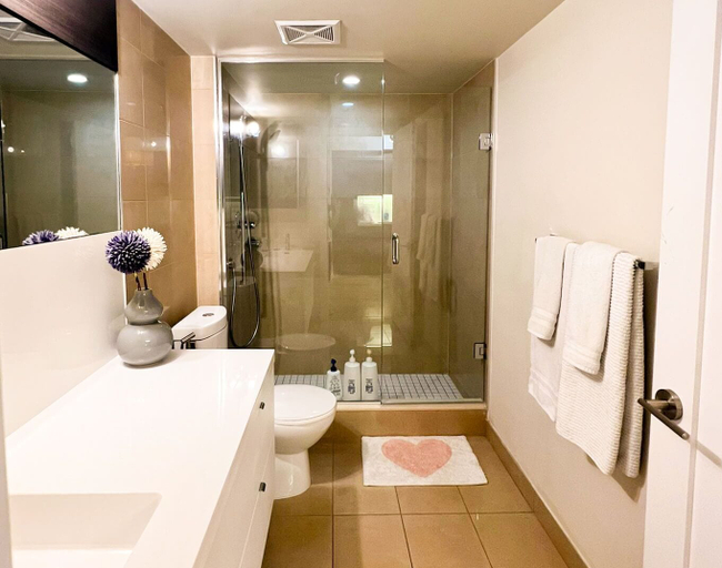 Bathroom, West Queen Atelier, Toronto