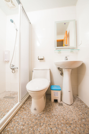 Bathroom, Long Shan Hotel, Taipei City