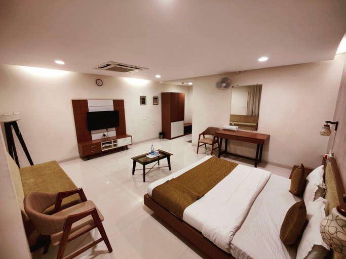 Bedroom 2, Hotel Darshan Inn, Anand