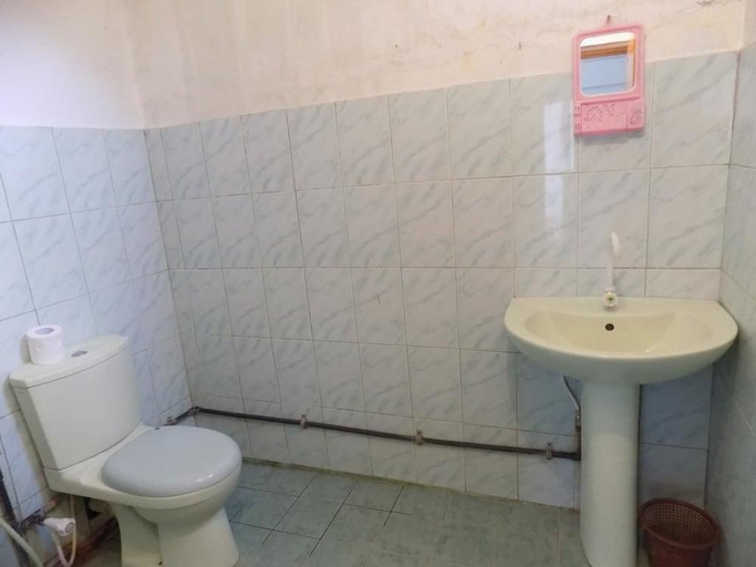 Bathroom 2, The Red Keep, Kuchchaveli