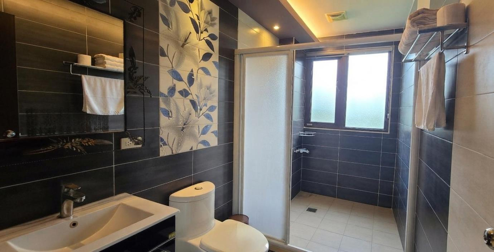 Bathroom 2, Snail Bed and Breakfast, Hualien