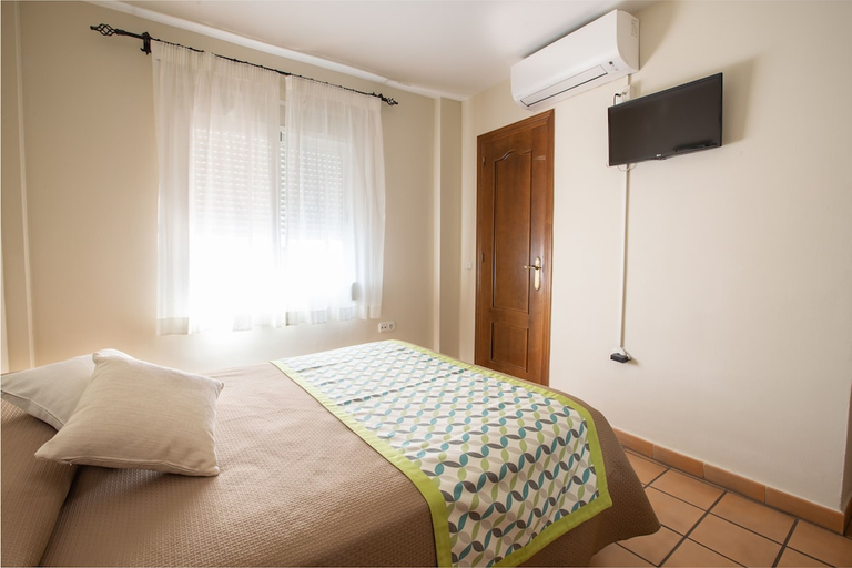 Bedroom 2, Hostal Apartamentos El Gallo, Málaga