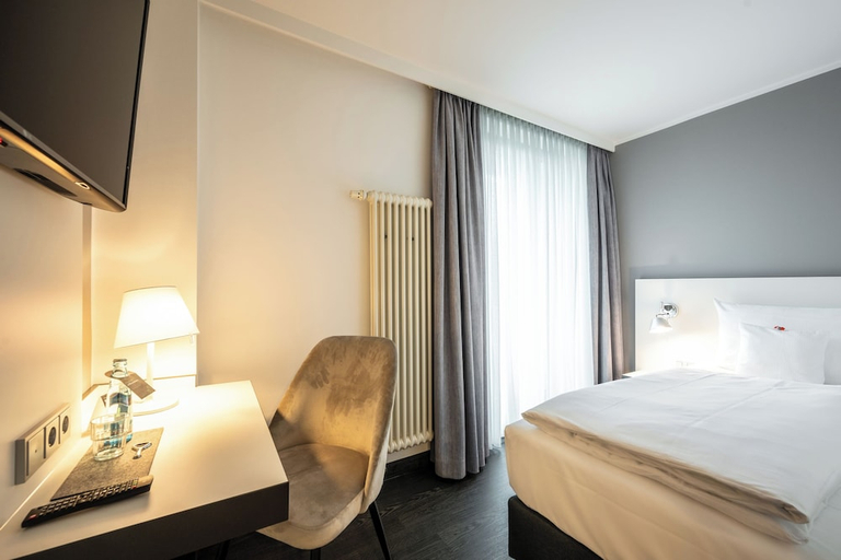 Bedroom 2, Axxe Motel Kassel Ost, Kassel