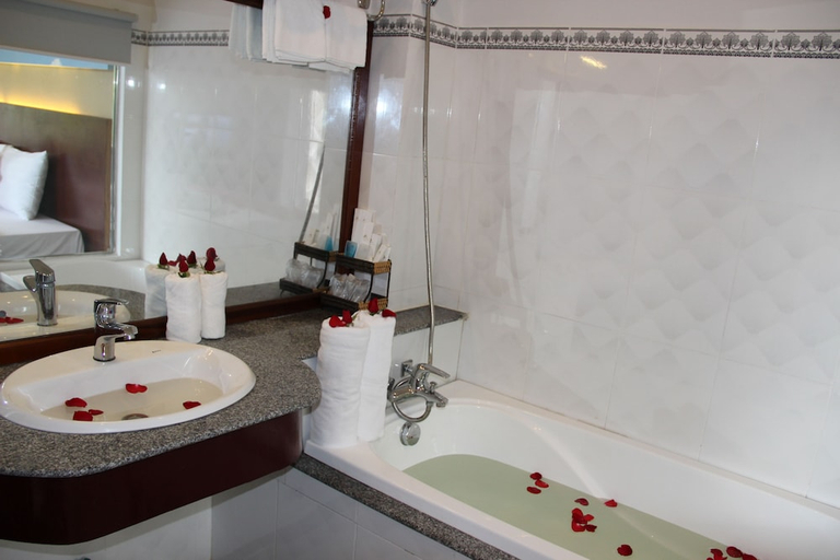 Bathroom 5, GM Doc Let Beach Resort & Spa, Ninh Hòa