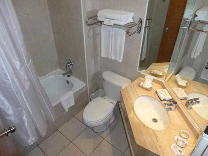 Bathroom 4, Diego De Almagro Centro Los Angeles, Biobío
