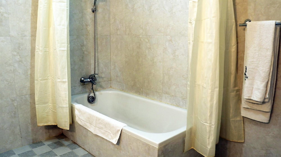 Bathroom 3, Khangkhu Resort, Wangchang