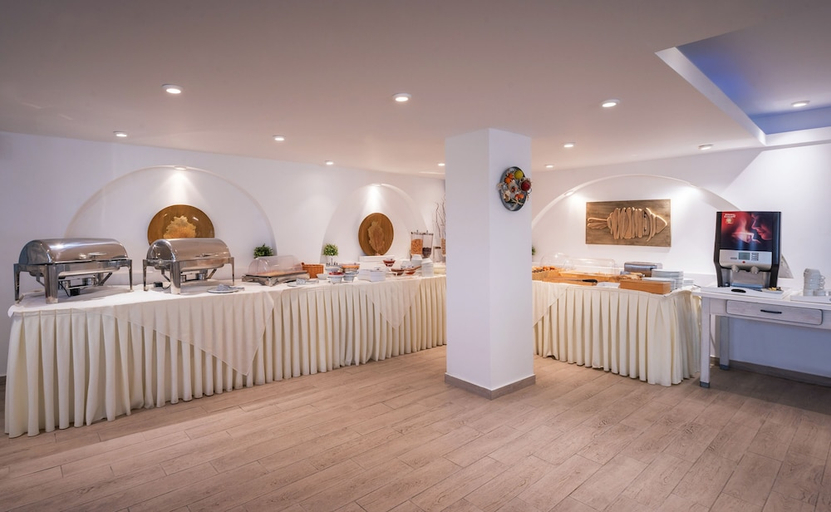 Food & Drinks 5, ASPALATHRAS WHITE HOTEL, South Aegean