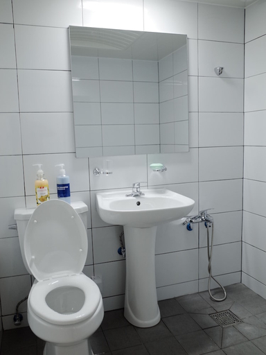Bathroom 3, MUJU in GuestHouse - Hostel, Muju