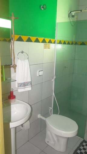Bathroom 3, Bela Silvia Flat, Natal