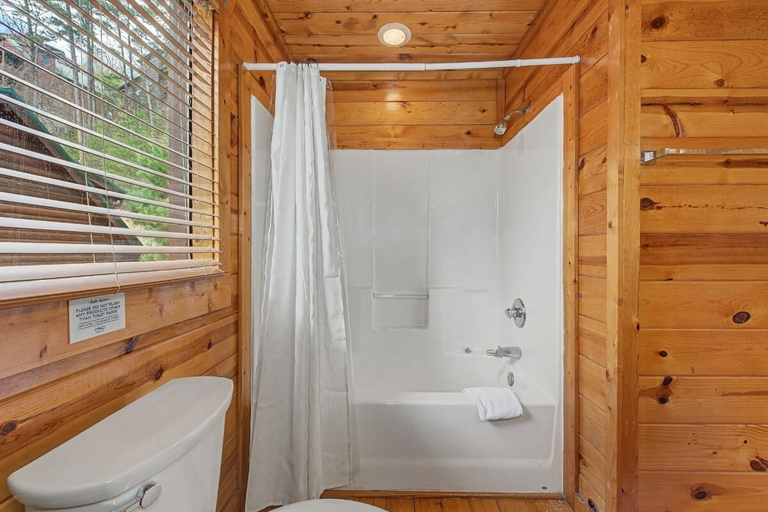 Bathroom 2, Paradise Found, Sevier