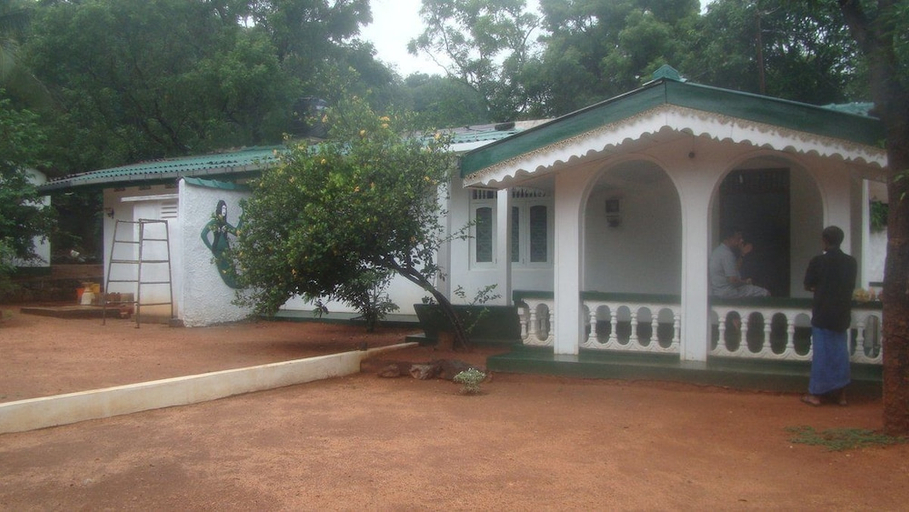 Exterior & Views, Asix Hotel, Trincomalee Town and Gravets