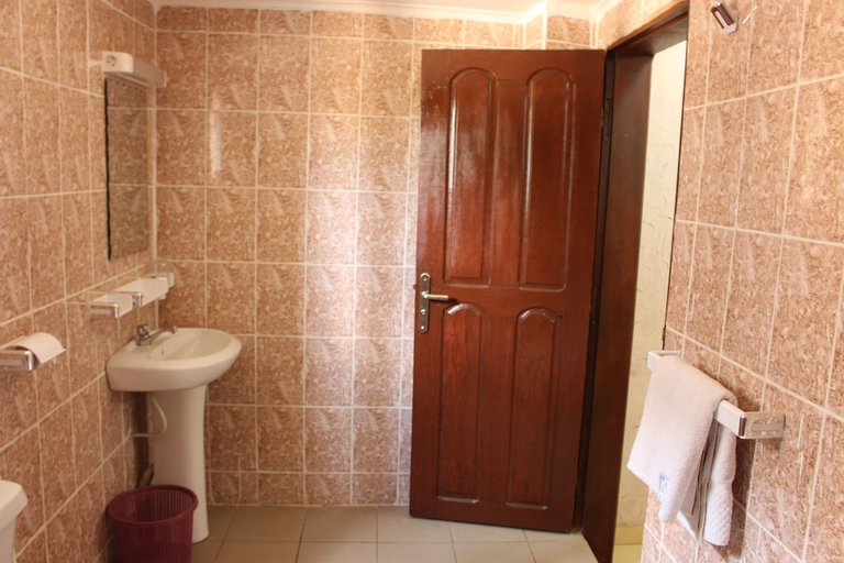 Bathroom 3, Indra Hotel, Mfoundi