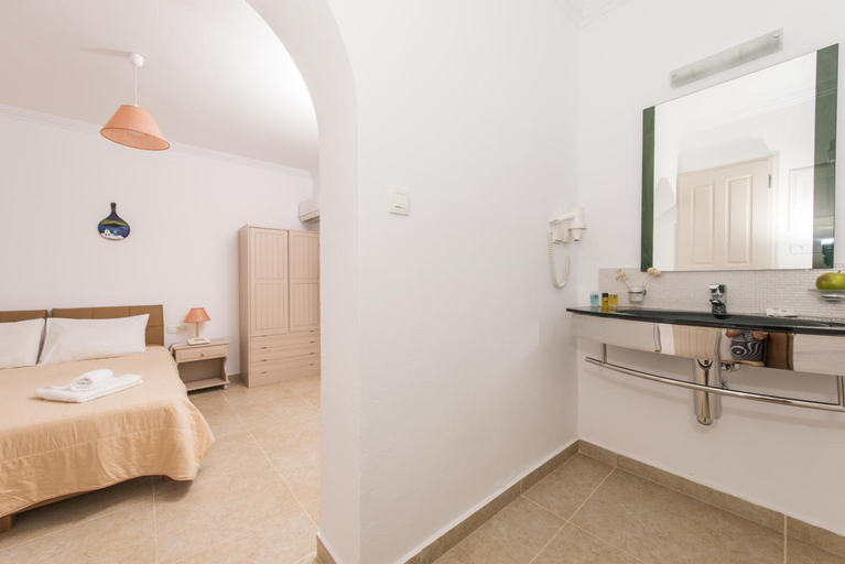 Others 5, Smaragdi Hotel, South Aegean