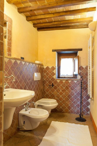 Bathroom 4, Casa La Primula, Arezzo