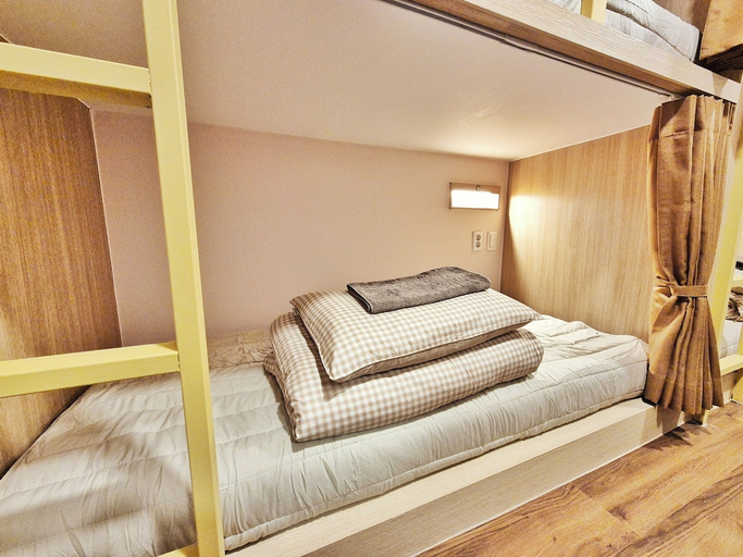 Bedroom 2, Mozzi Hostel, Dong