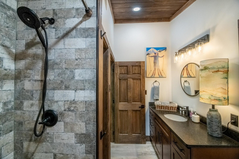 Bathroom 4, Smoky Mountain Secret, Sevier
