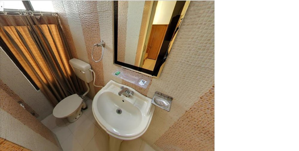 Bathroom, Hotel Landmark, Hardwar